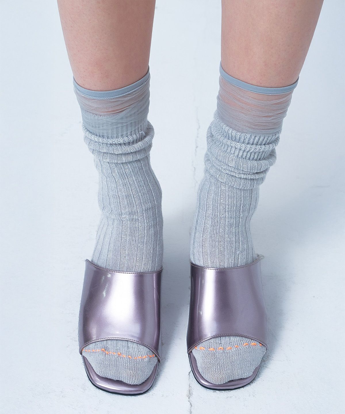 다이닛(DEINET) ENAMEL SLIPPERS IN LIGHT PURPLE