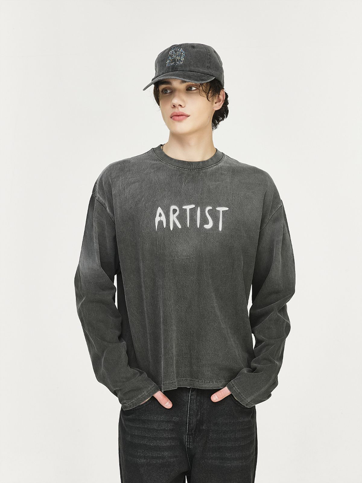 그레이티스트(THE GREATEST) Artist Long Sleeve Dark Gray