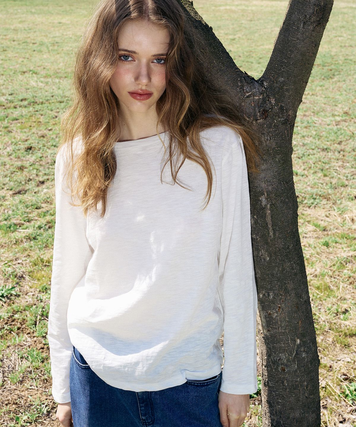 글로우노트(GLOWNOTE) GLOW LIP-NECK SLUP T-SHIRTS