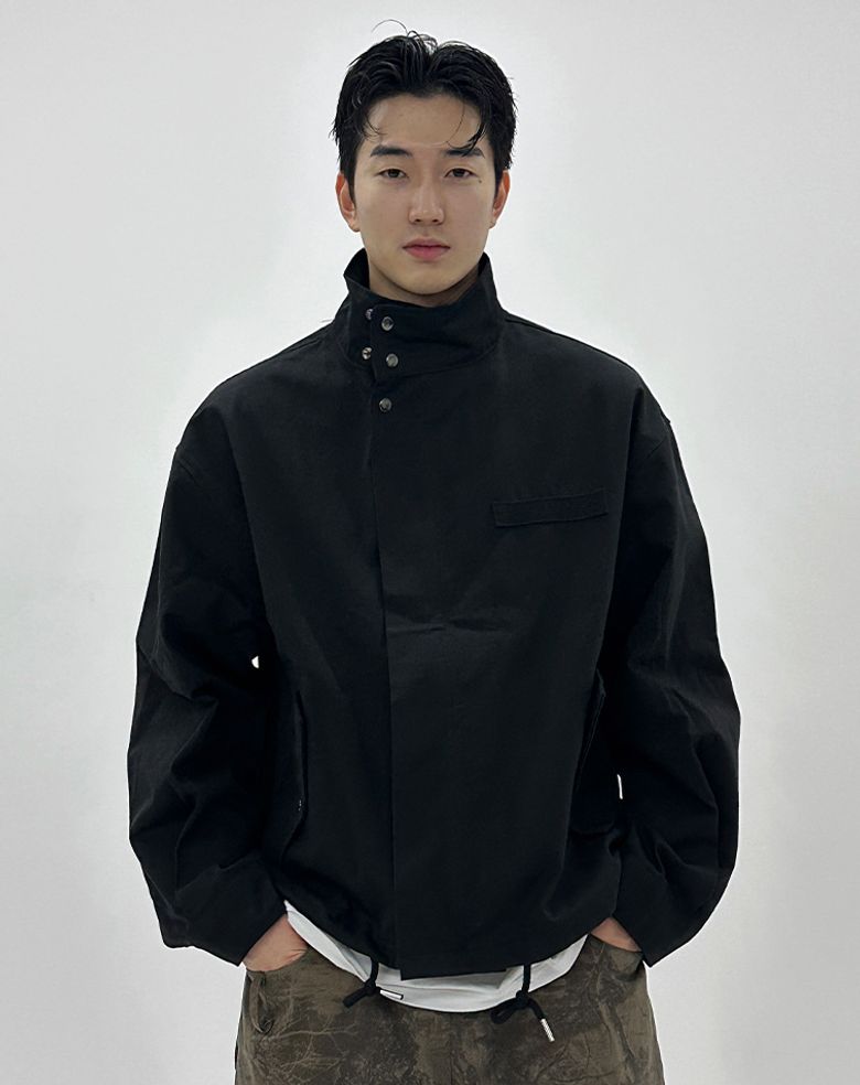 미니멀 하이넥 숏 야상 자켓 _ 블랙