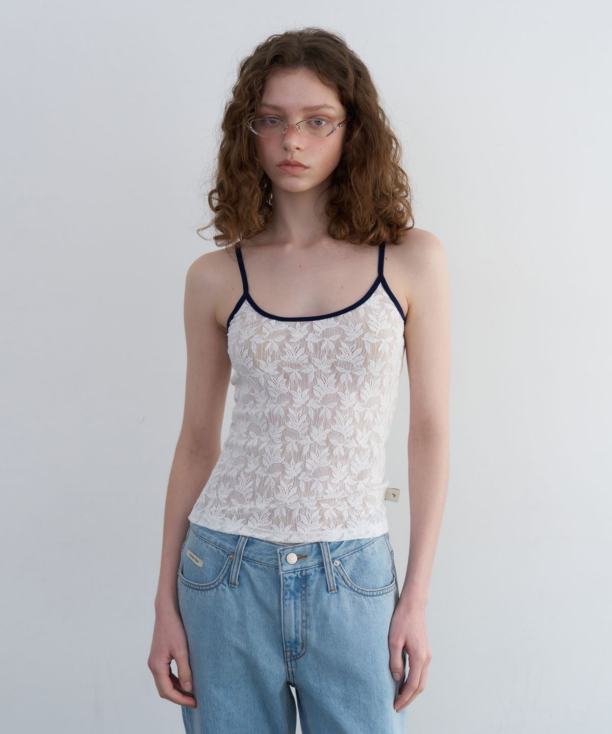 오버듀플레어(OVERDUEFLAIR) TEXTURE COMBI SLEEVELESS_WHITE LACE