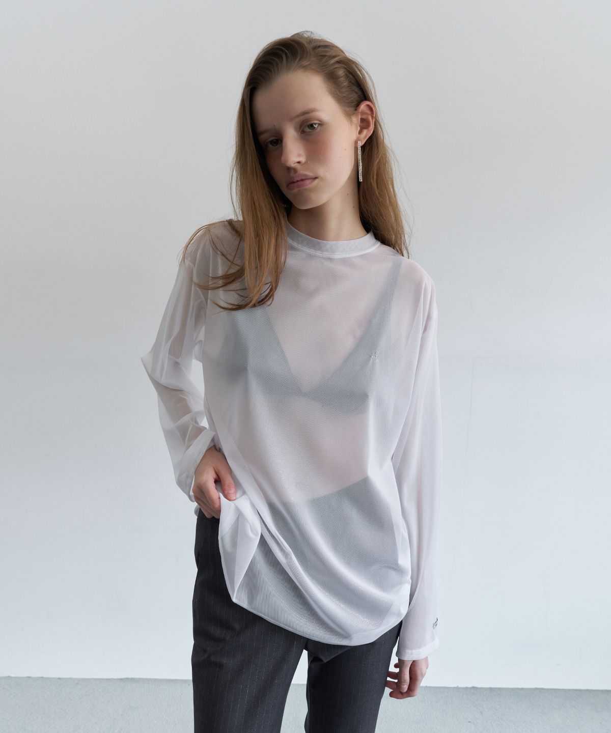 오버듀플레어(OVERDUEFLAIR) MESH LONG SLEEVE T-SHIRT_WHITE SILVER