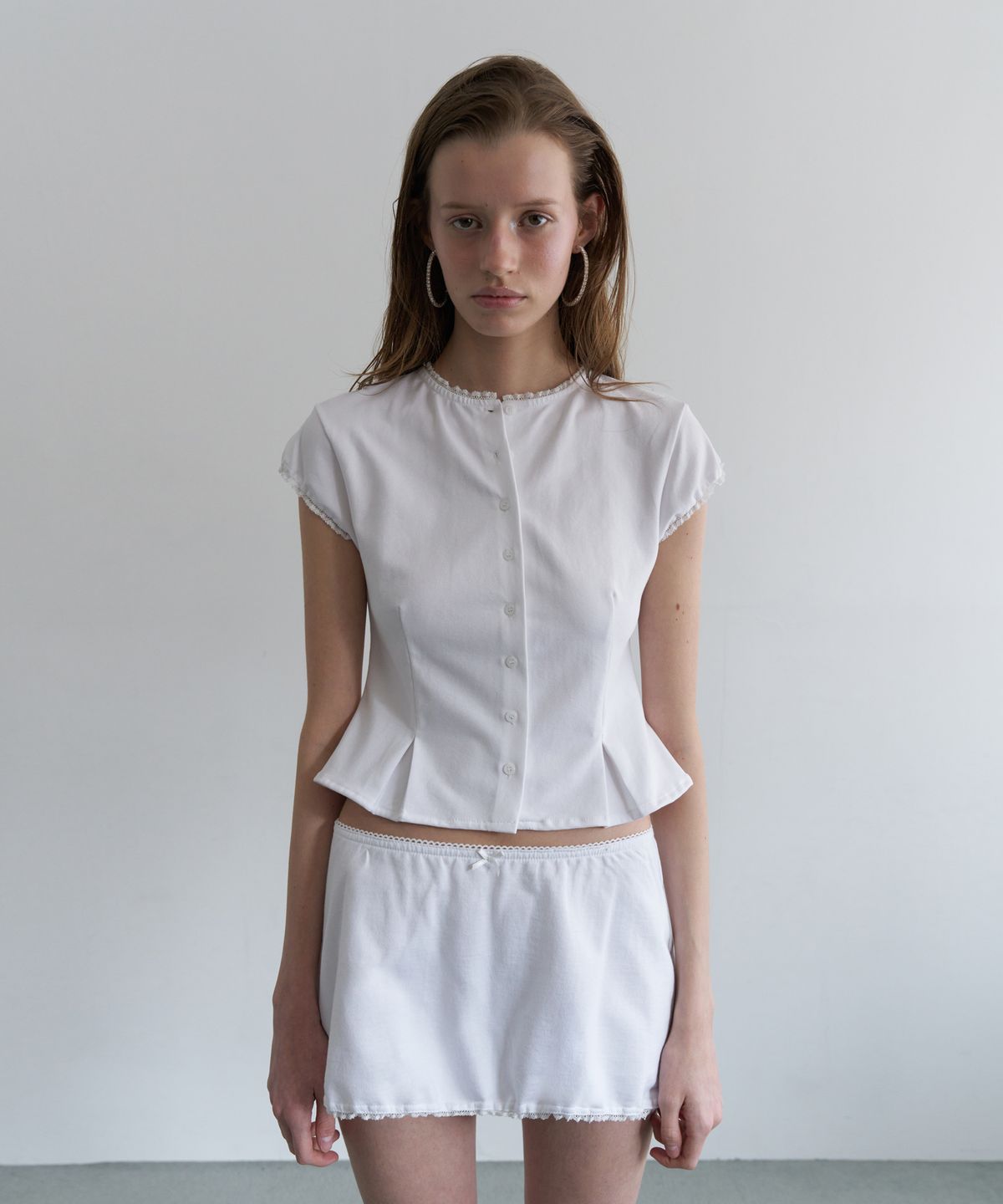 오버듀플레어(OVERDUEFLAIR) LACE PEPLUM COTTON BLOUSE_WHITE