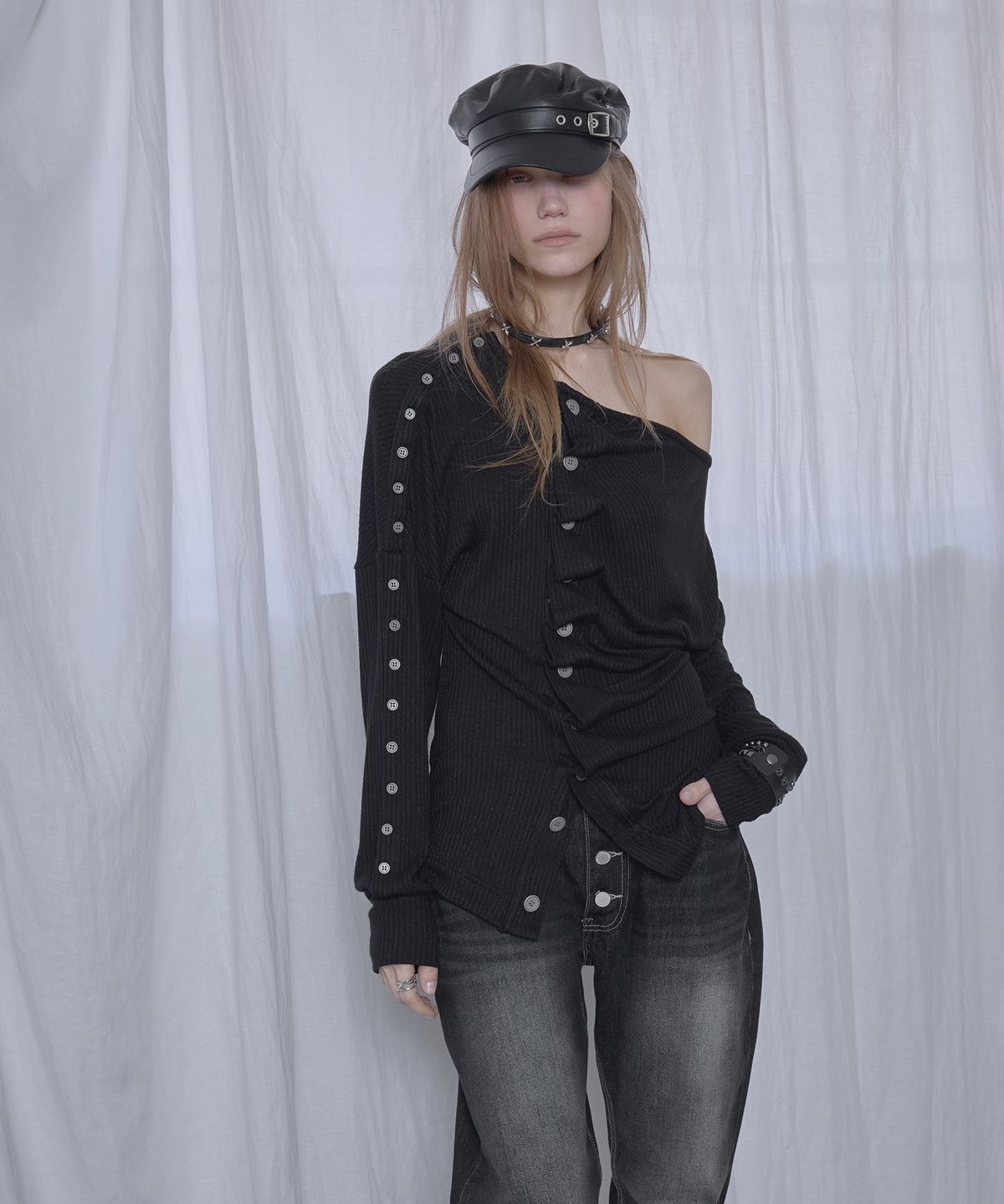 애시메트리(ASYMMETRY) ROUGH EDGE RUFFLE CARDIGAN / BLACK