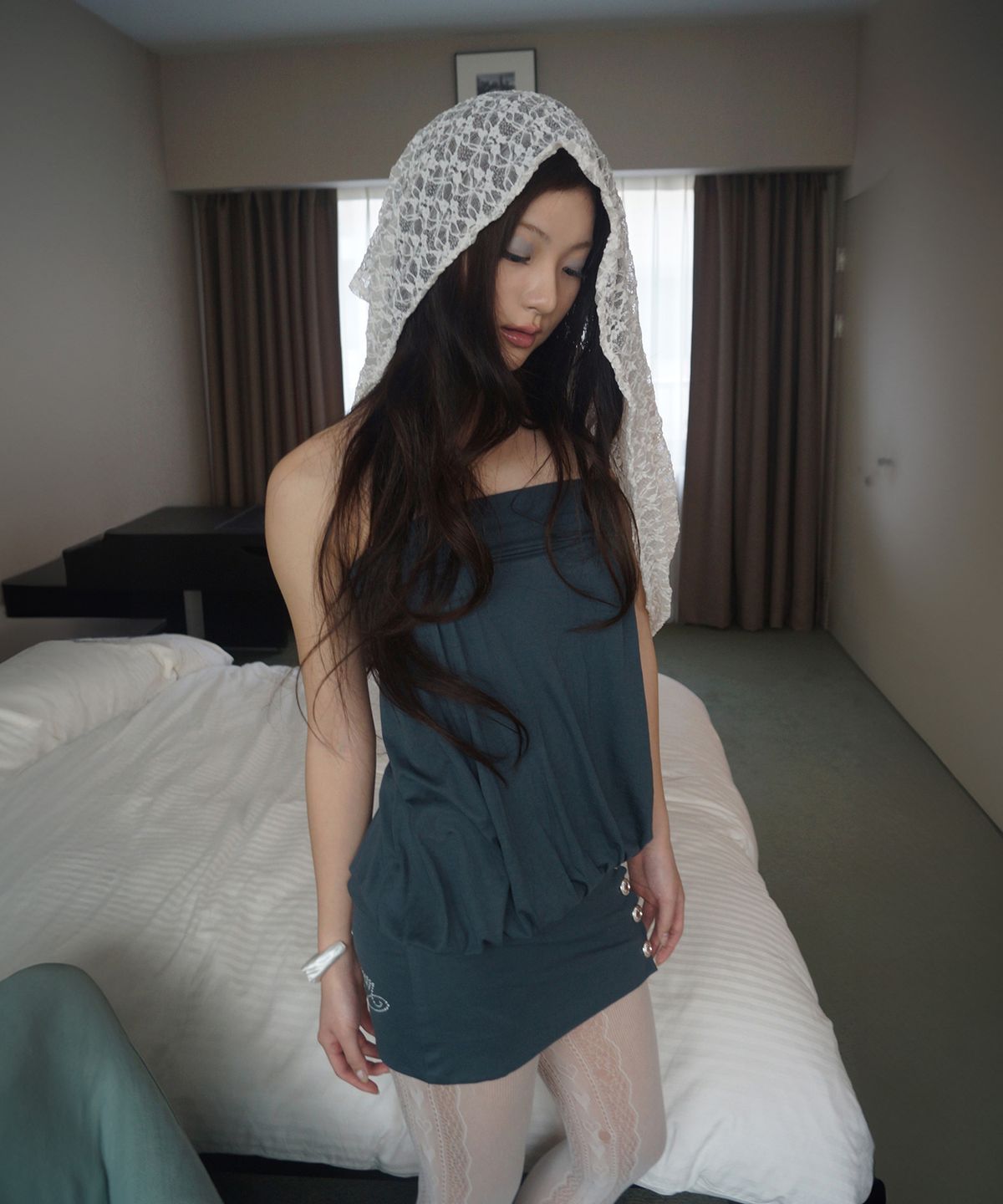 뮤즈뮤지엄(MUSEMUSEUM) Shirred Button Dress_Petrol Blue