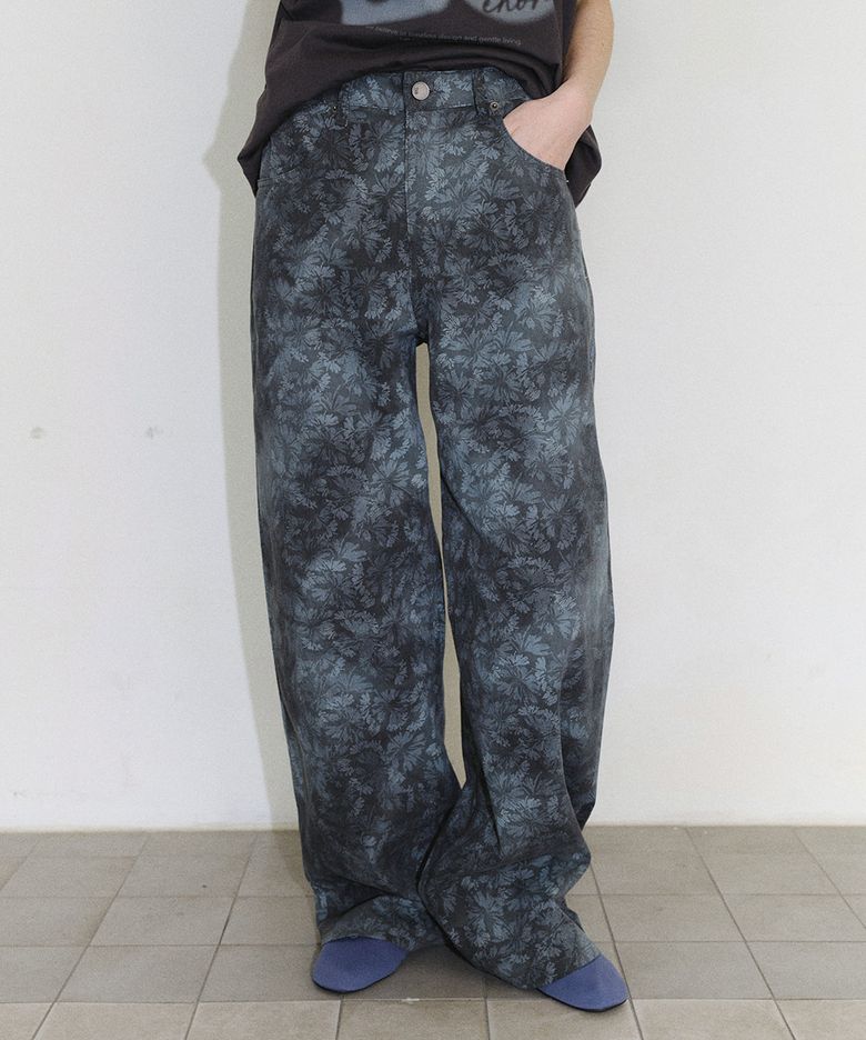 [CORE] FLOWER PRINT STRAIGHT DENIM PANTS - DARK GREY