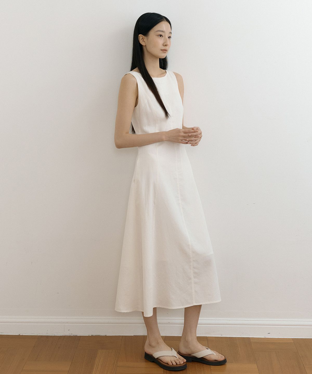 링서울(LINGSEOUL) linen sleeveless boat neck long flare dress-ivory