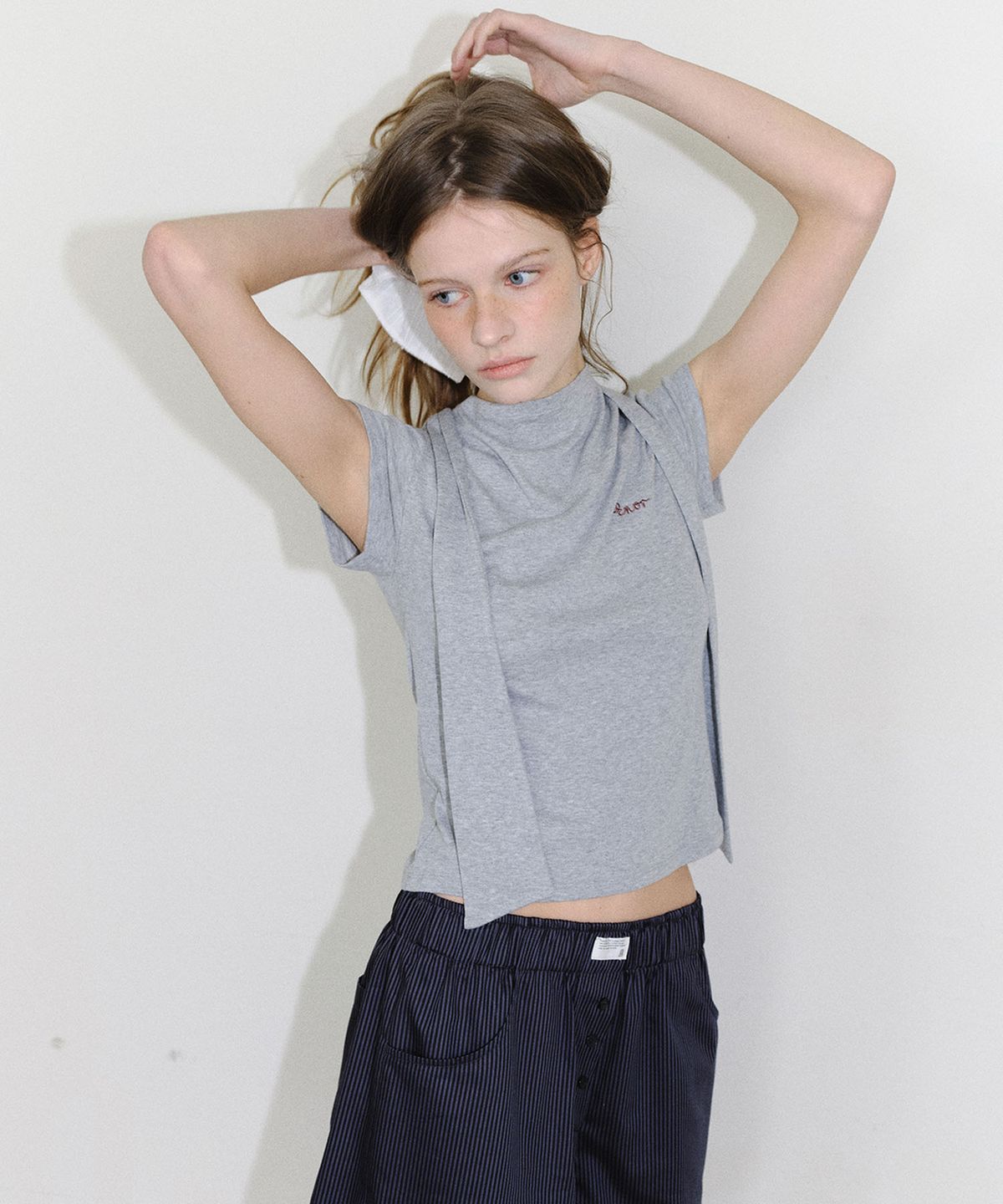 엔오르(EN OR) [CORE] BACK CUT TIE TEE - GREY