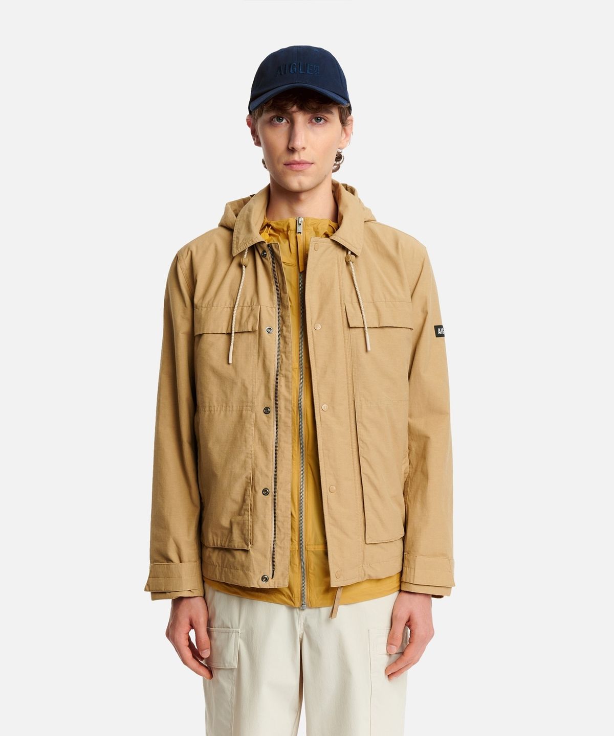 에이글(Aigle) 남성 GORE-TEX WINDSTOPPER 2레이어 숏 재킷 탈부착 후드 AAS26MOUT003OSI