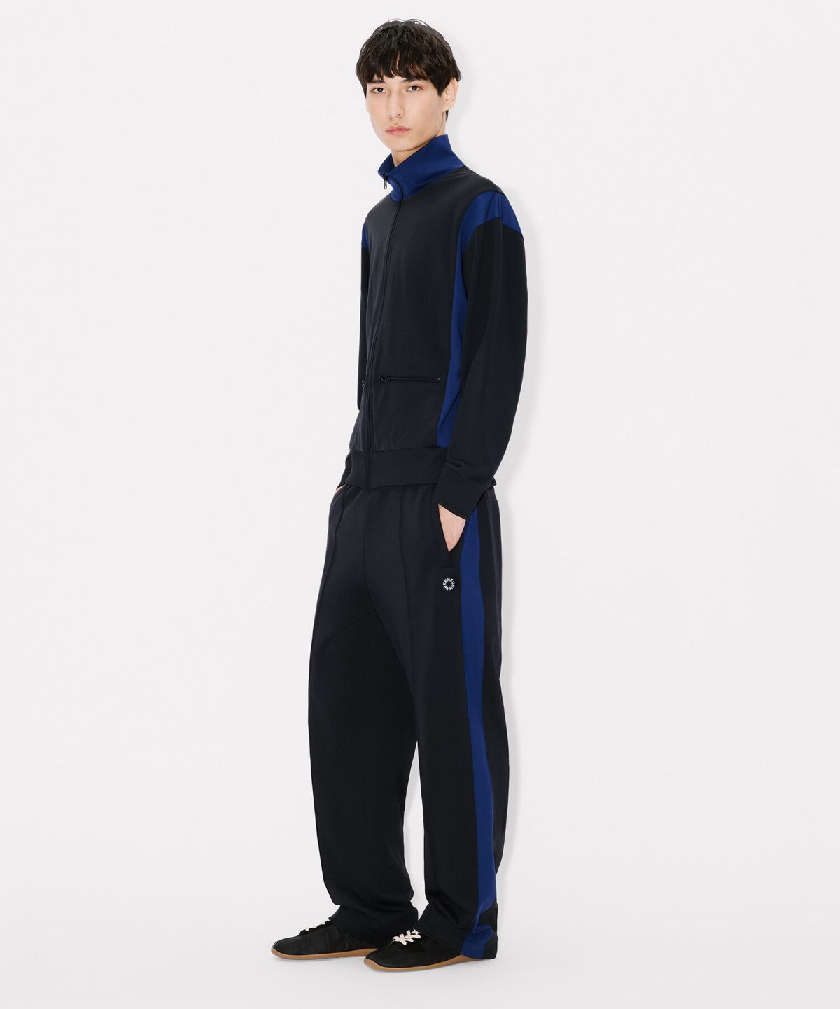 겐조(KENZO) 남성 보케 플라워 2.0 자수 트랙 팬츠_K265AMP501BKX