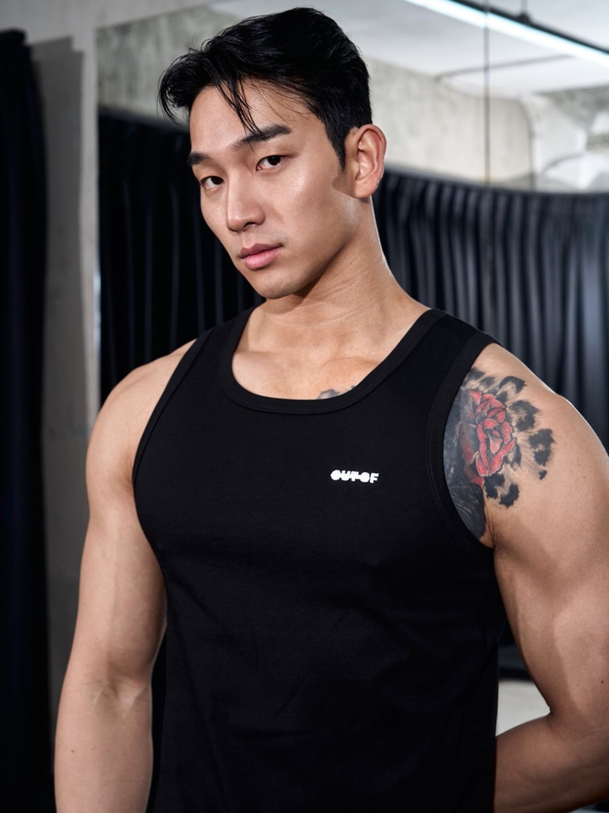 아웃오브(OUTOF) Essential Sleeveless
