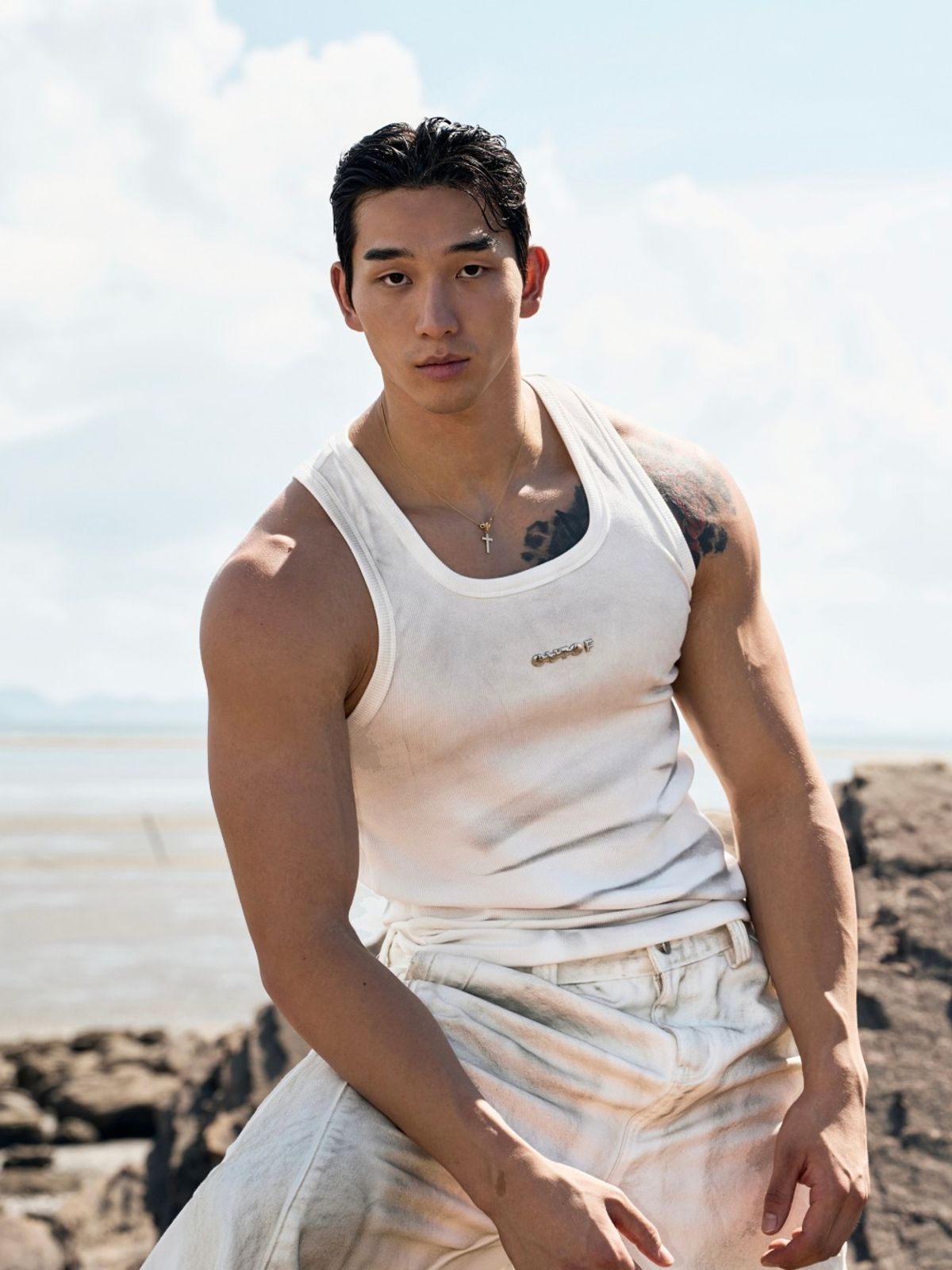 아웃오브(OUTOF) Dirty White Sleeveless