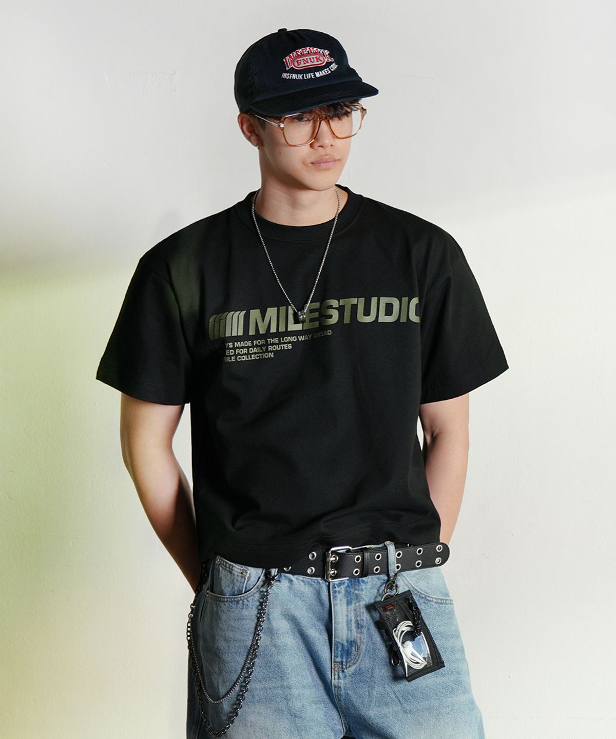더마일(THEMILE) 가먼츠 크롭 마일스튜디오 크루넥_BLACK