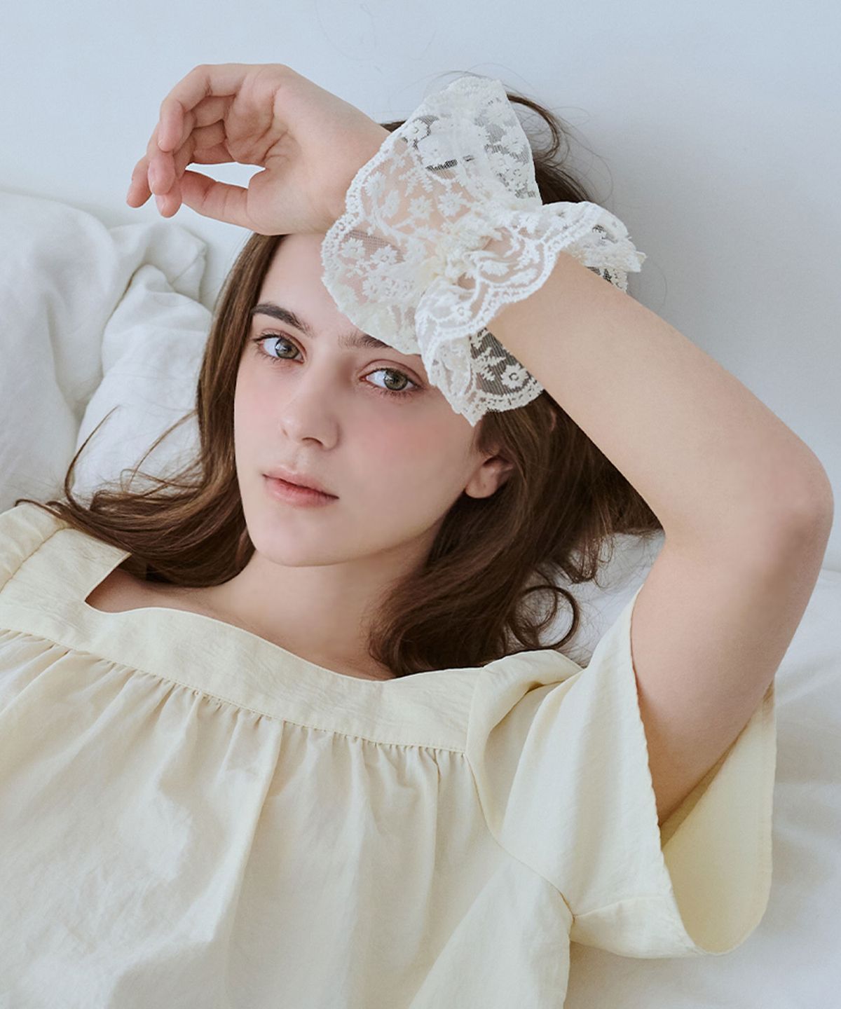 슬로우롤리(SLOWLOLLI) Lace bloom scrunchie - Ivory