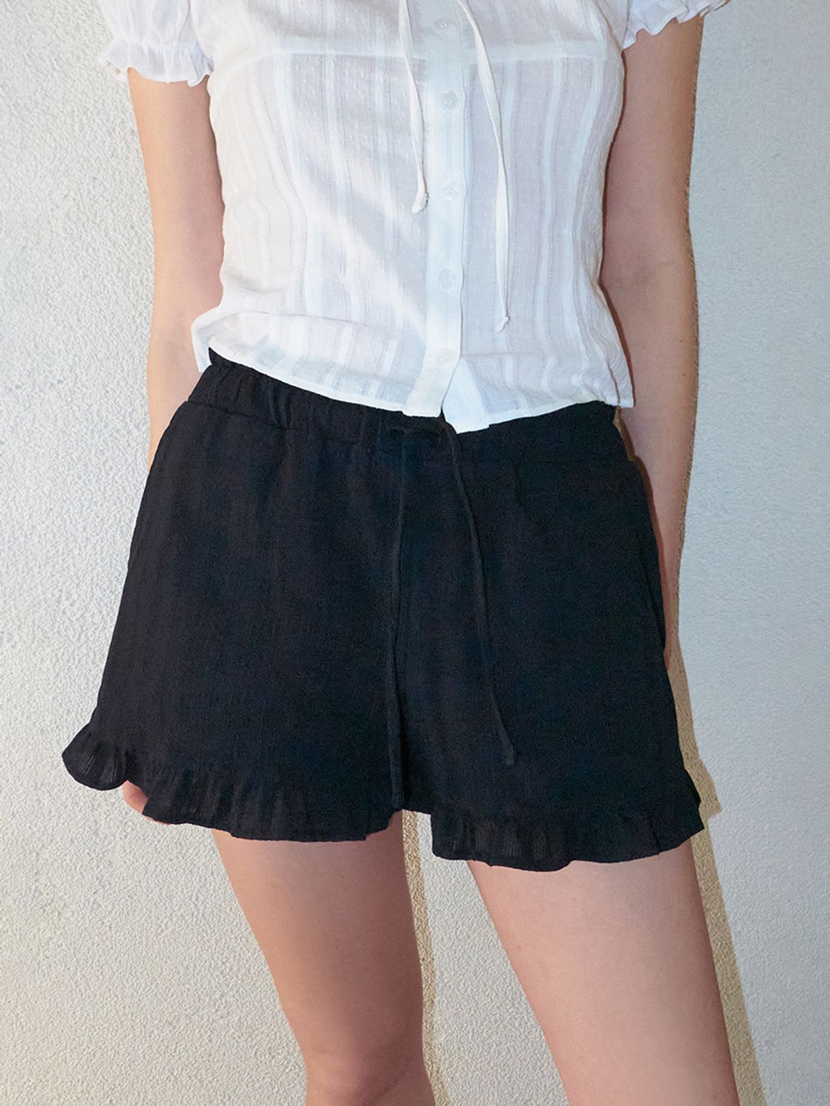 에트몽(ETMON) Frill Cotton Short Pants, Black