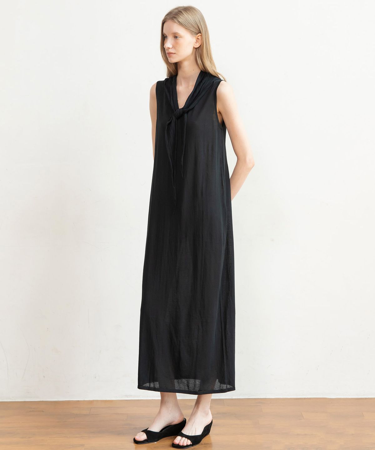 제이마크뉴욕(JMARKNEWYORK) Sleeveless u-neck maxi knit dress_2color