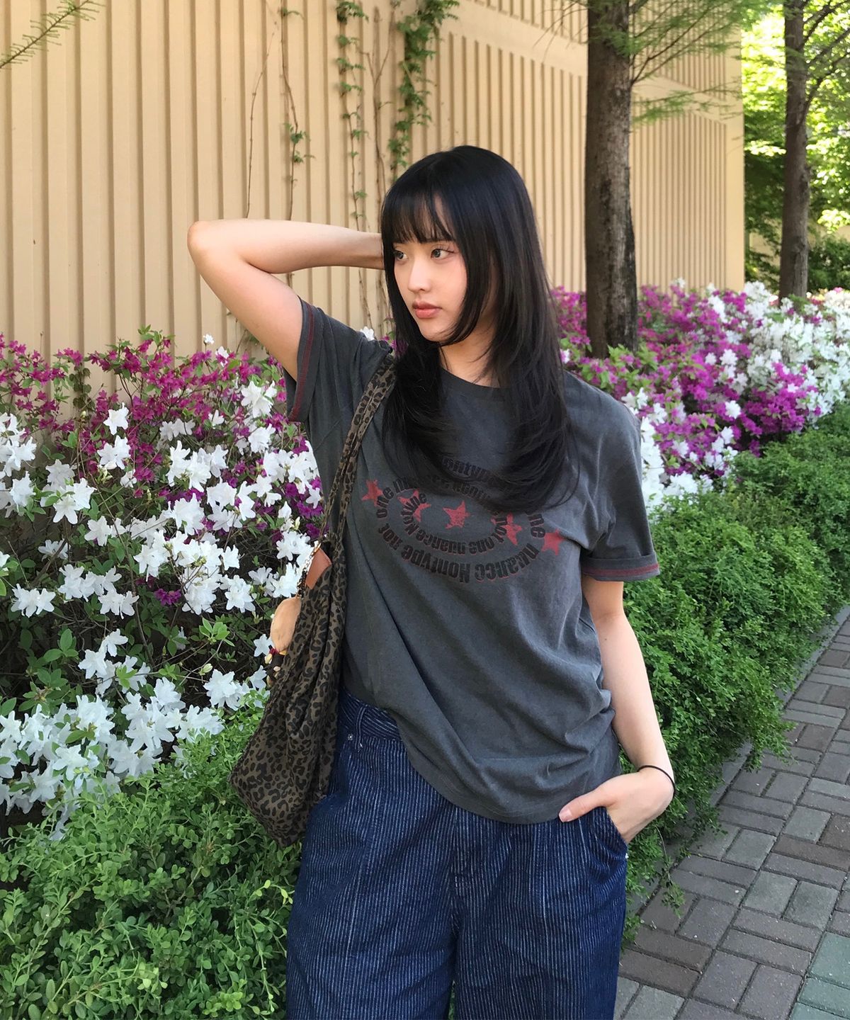 논타입(NONTYPE) VINTAGE STAR SEMI CROPPED TEE (CHARCOAL)