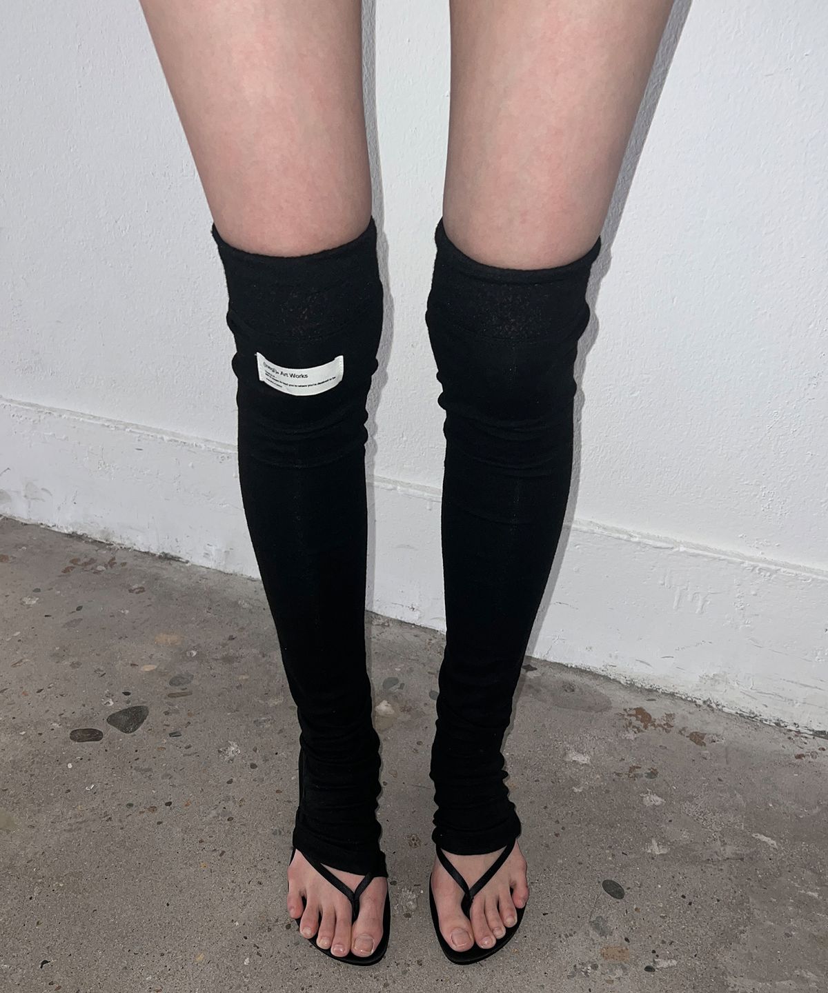 이네기(INEGI) Lace-Topped Leg Warmers (black)
