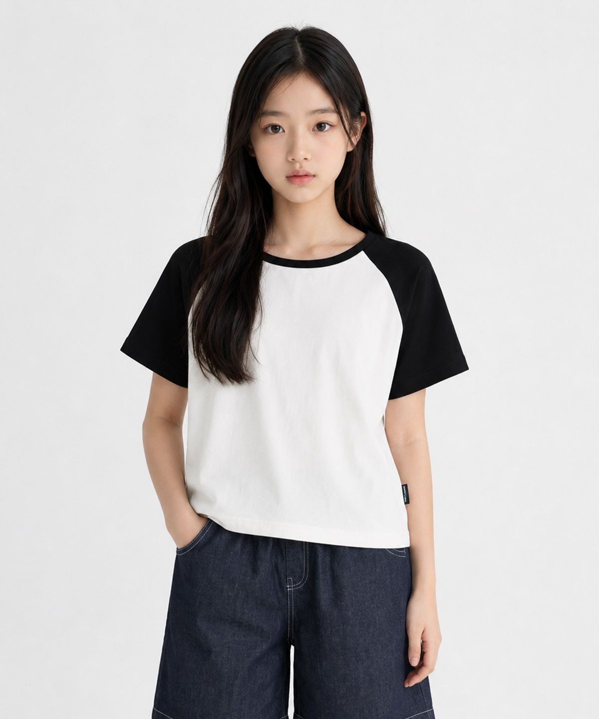 인디비주엘(INDIVIDUEL) 몰티 나그랑 반팔 티셔츠