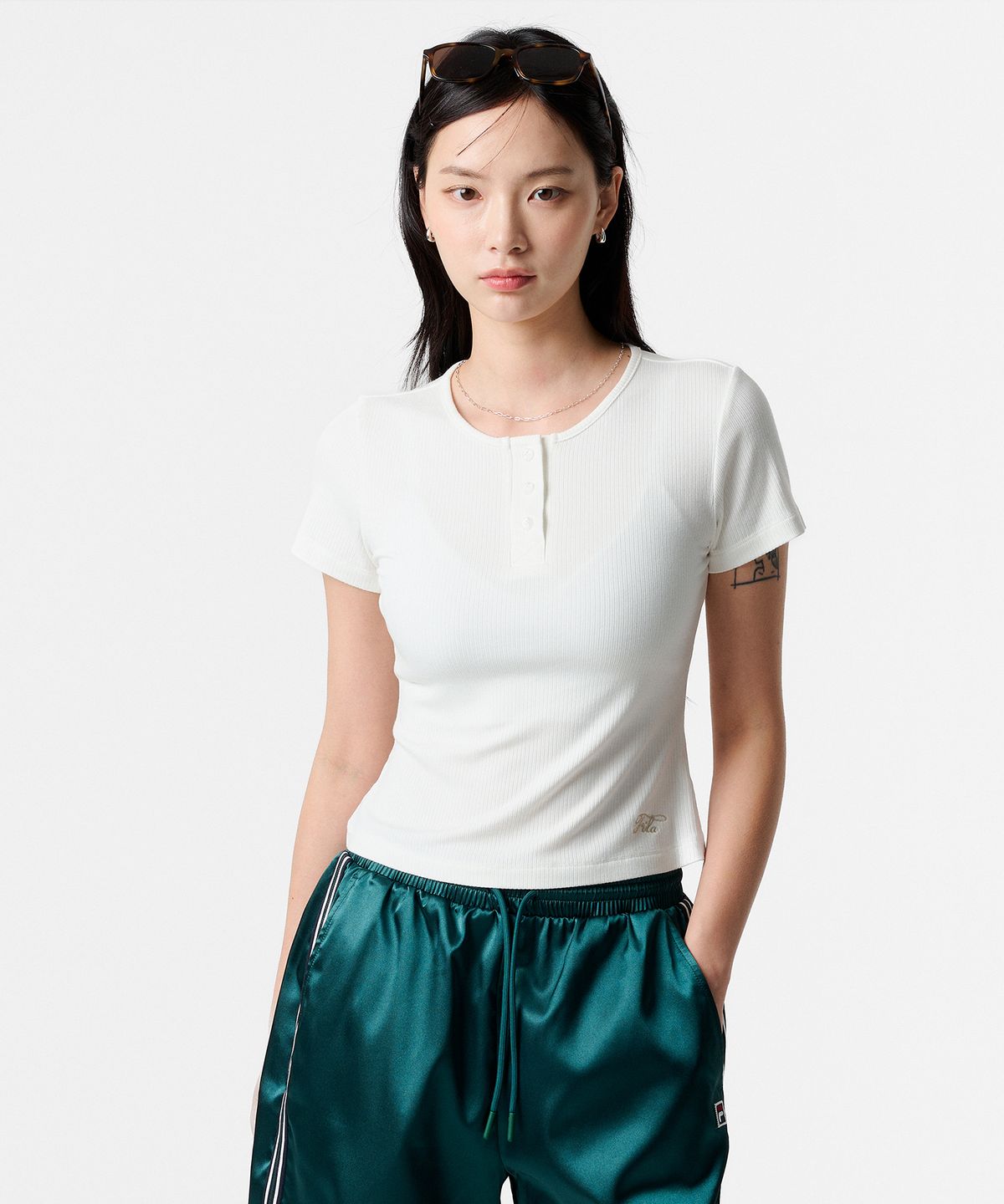 휠라(FILA) 여성 헨리넥 반팔티(FS262RS01F019175)