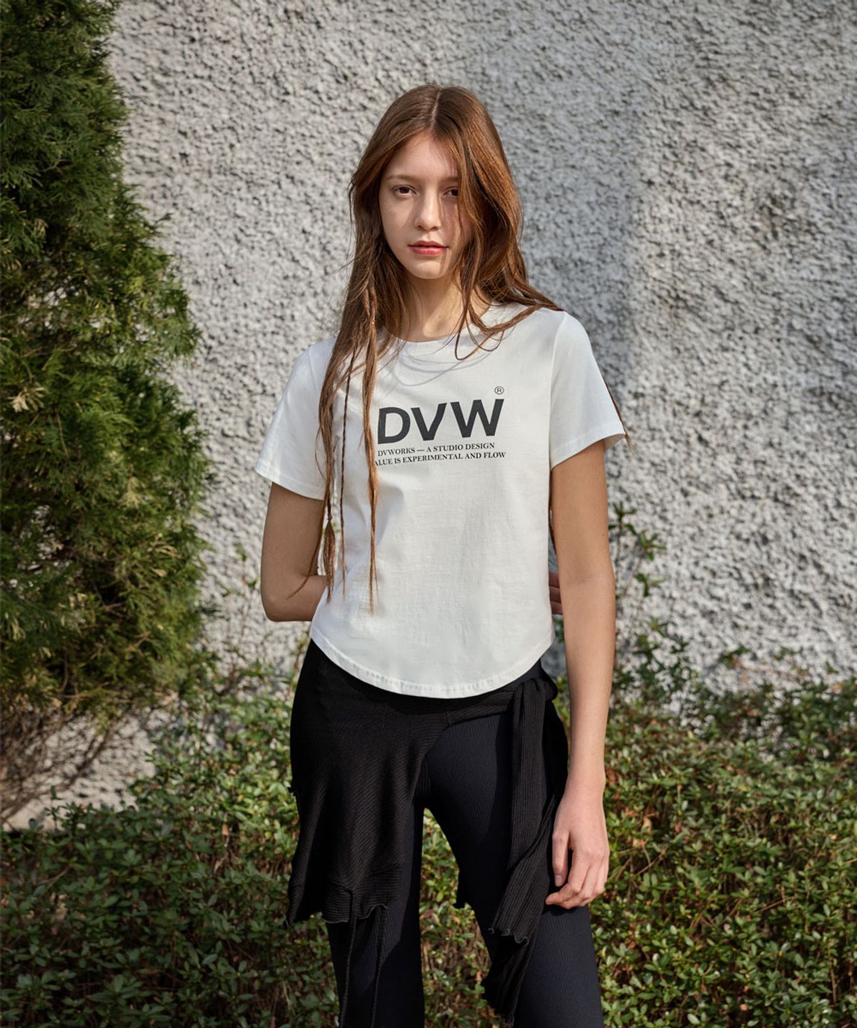 데비웨어(DEVIWEAR) DVW 로고 반팔티 DEVI-T0154-화이트