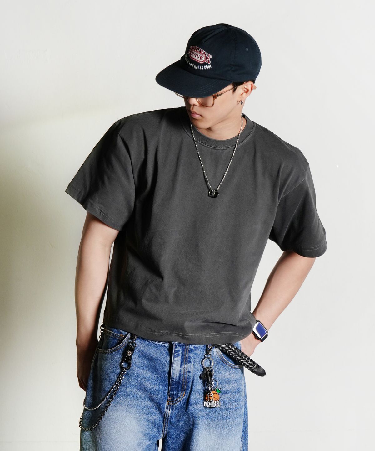 더마일(THEMILE) 가먼츠 크롭 무지 크루넥_PIGMENT D.GRAY