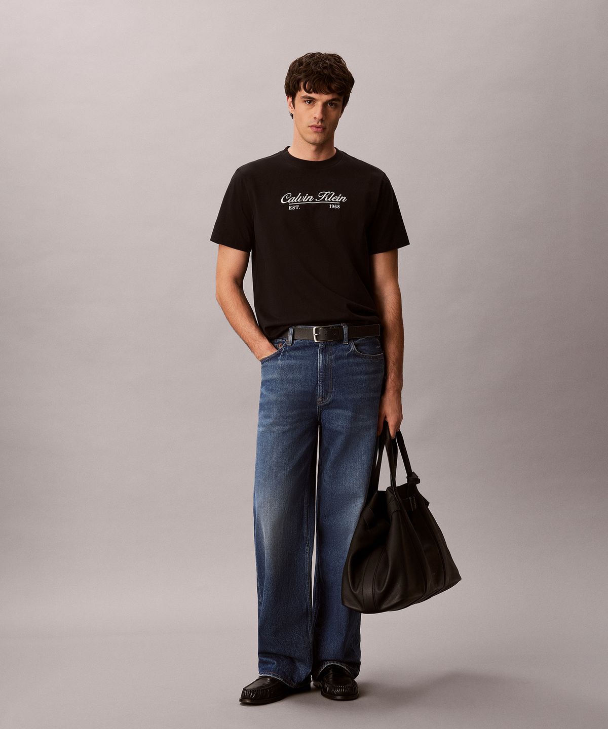 캘빈클라인 진(CALVIN KLEIN JEANS) 캘빈 커시브 그래픽 반팔 티셔츠 4RG822G UB1