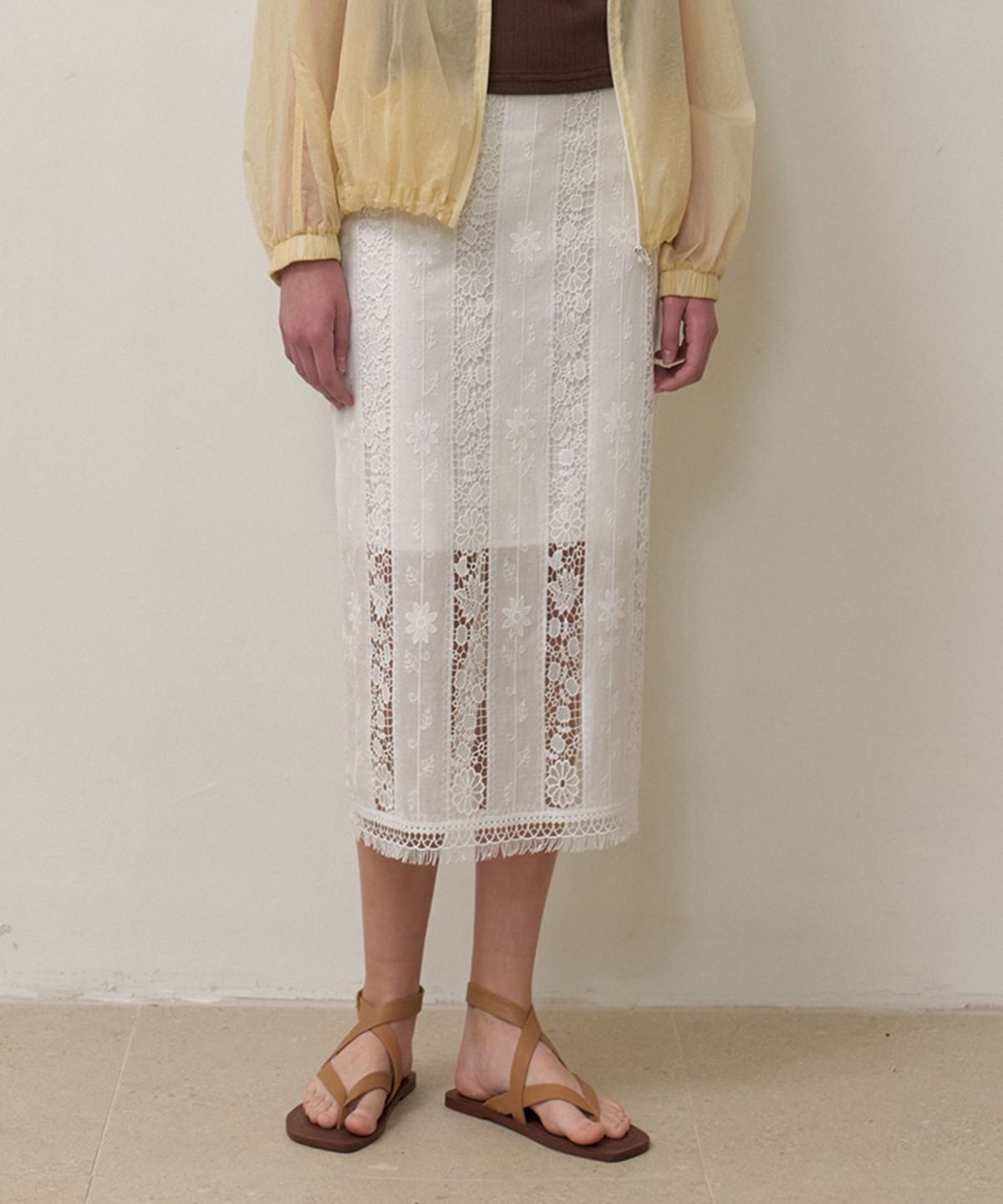 뮈르뮈르(MURMURE) 어폰드 펀칭 레이스 스커트_Apond Skirt