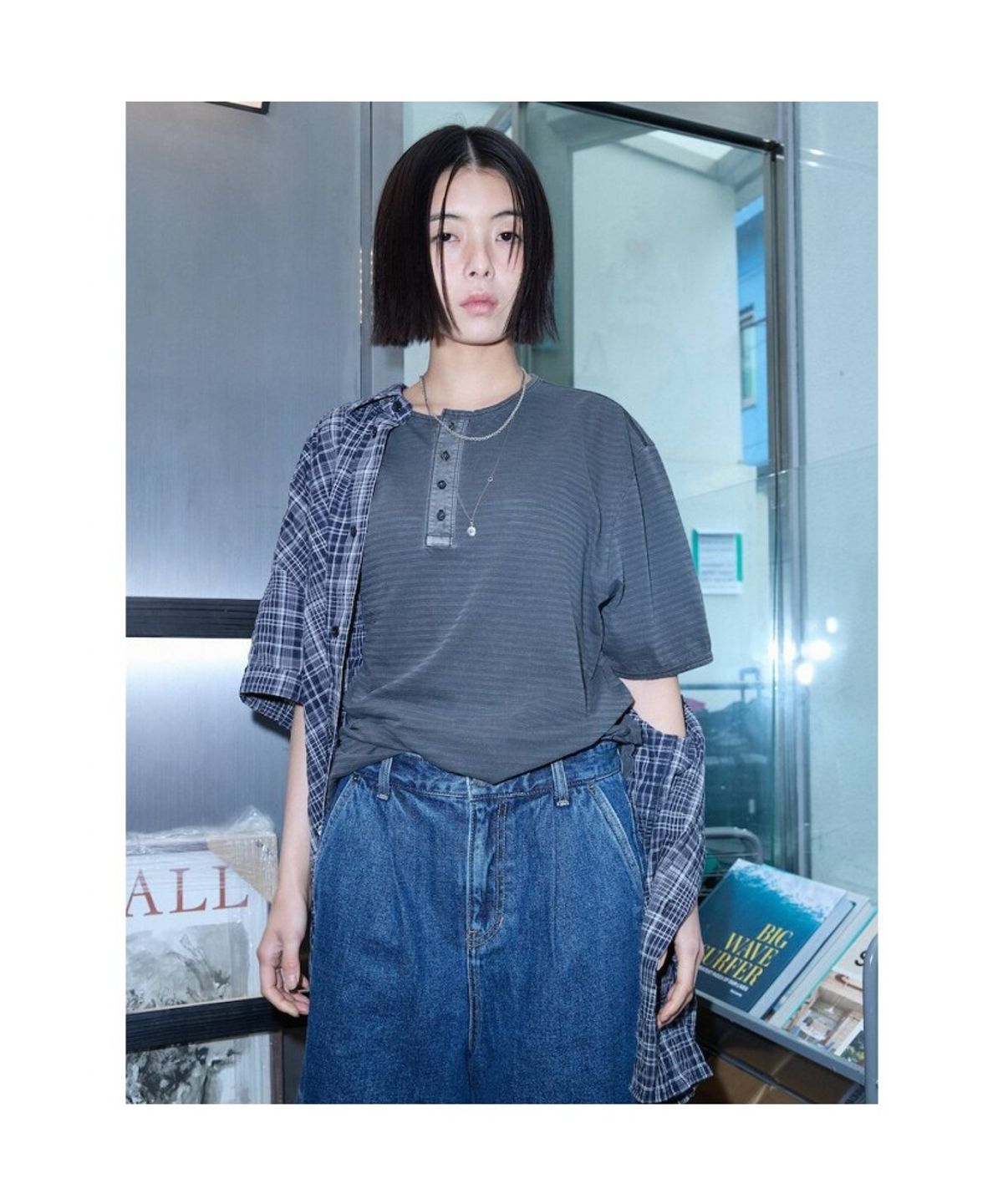 샌드 사운드(SAND SOUND) (UNISEX) 다잉 스트라이프 헨리넥 반소매 티셔츠  애쉬