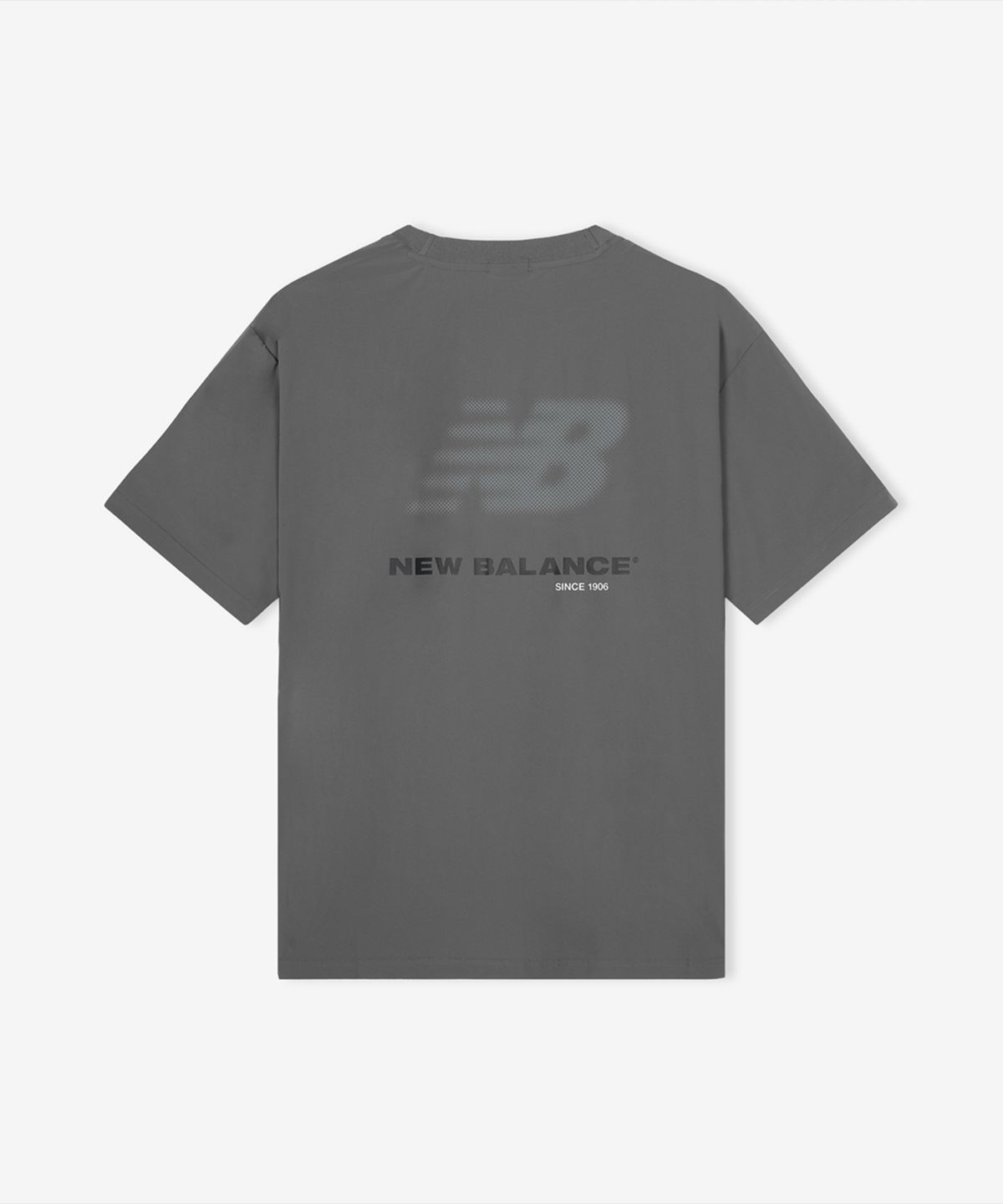 뉴발란스(NEW BALANCE) NBNEG31623 / UNI FROZEN ESSENTIAL 우븐 반팔티 (CHARCOAL)