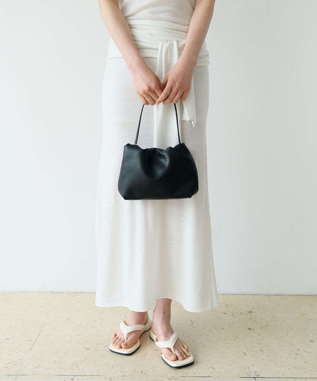 로우타이드(LOW TIDE) MINI DUMPLING BAG [BLACK]