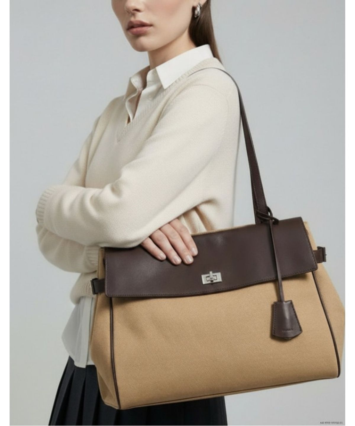헤지스 여성 액세서리(HAZZYS WOMEN ACC) 오라 커뮤트 브라운 캔버스 레더콤비 숄더백 L HIBA6E159I2