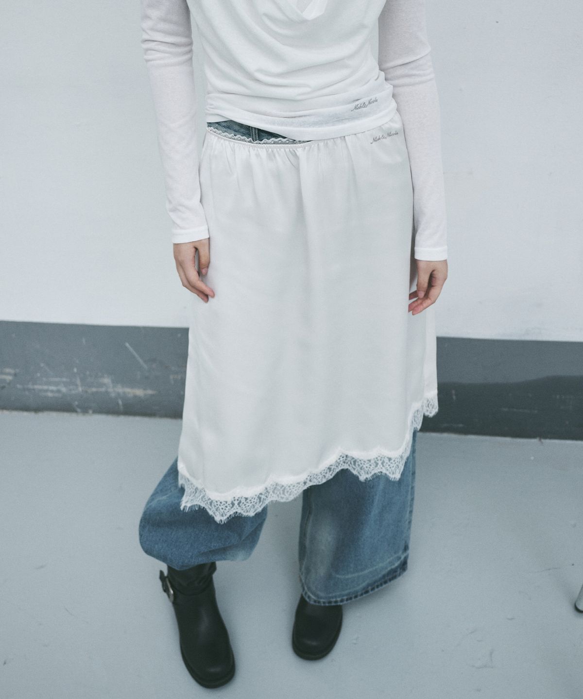 닉앤니콜(NICK&NICOLE) SATIN LACE LONG SKIRT_CREAM