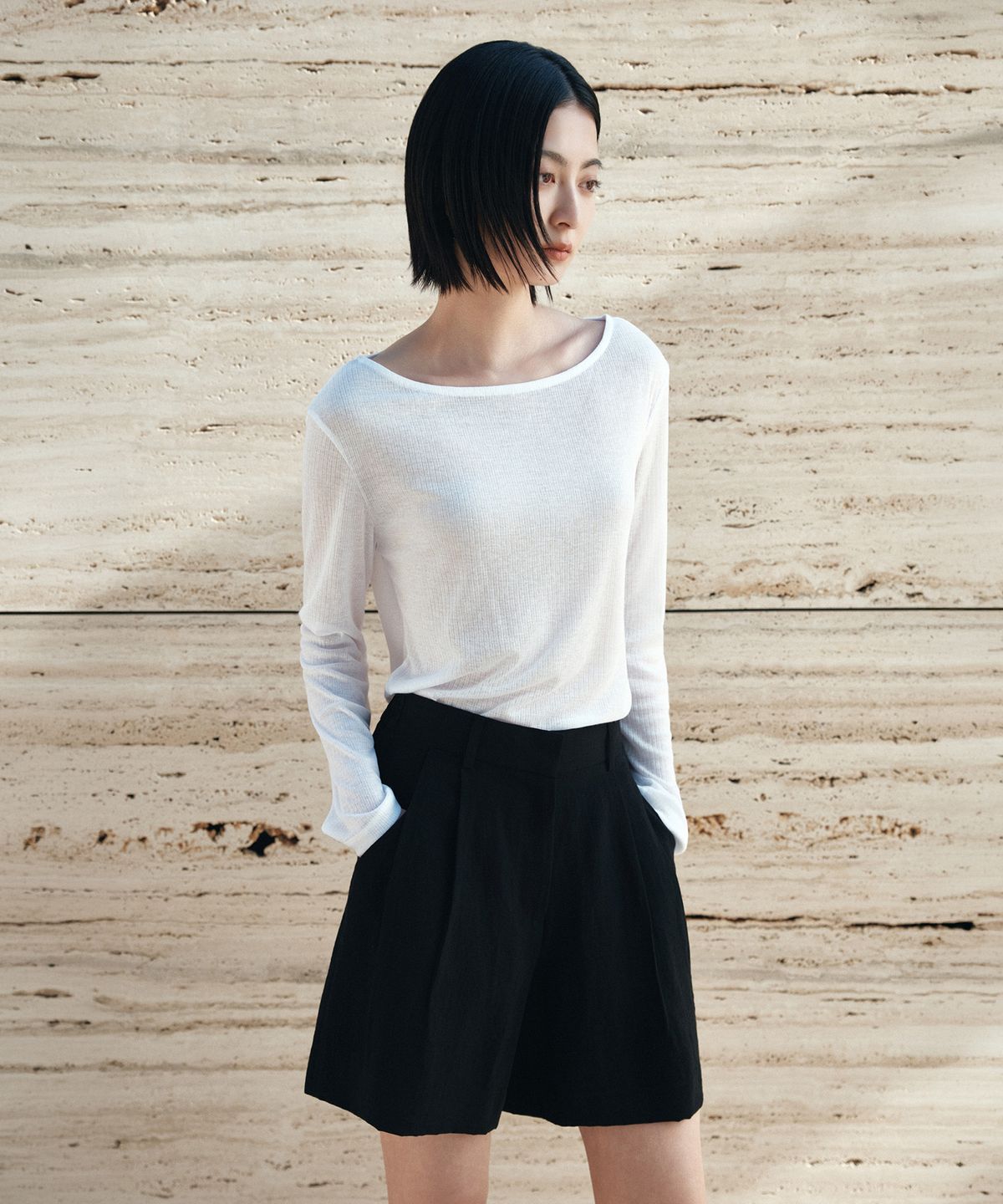시야쥬(SIYAZU) SITP5285 시스루 골지 보트넥 티셔츠_White