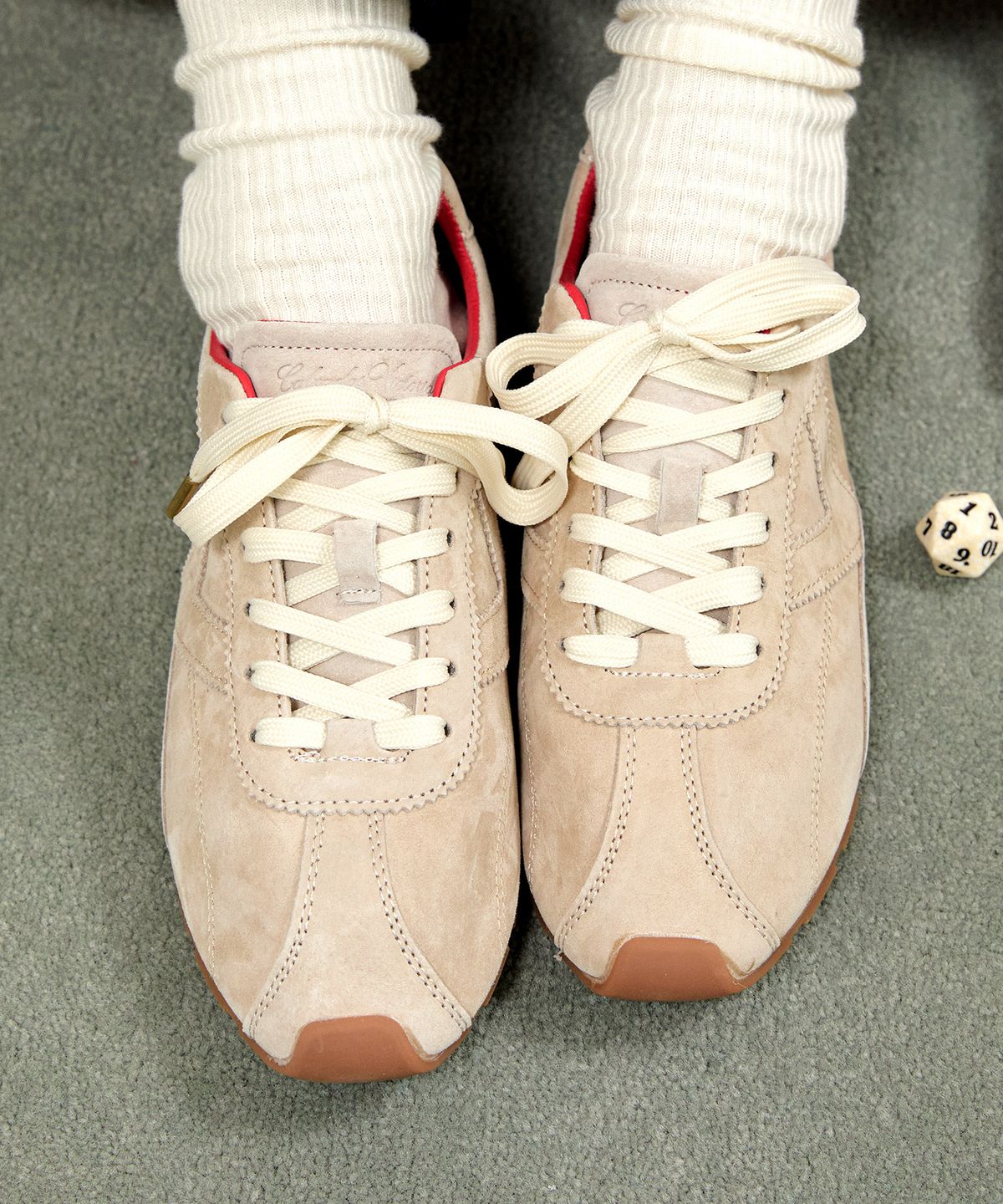 빅토리아 슈즈(VICTORIA SHOES) 아스터 스웨이드 스니커즈 (1159102-BEIGE)