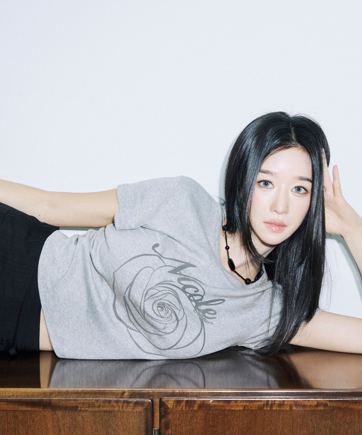 닉앤니콜(NICK&NICOLE) ROSE LETTERING CROPPED TOP_GRAY