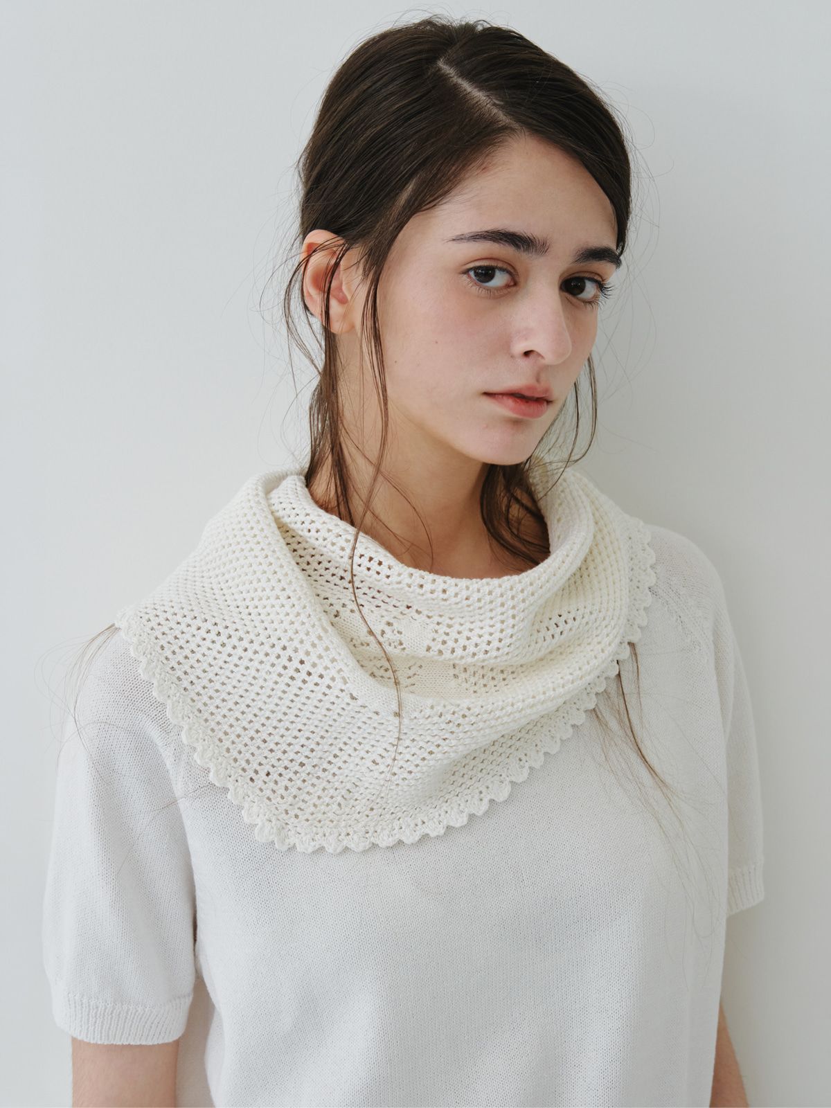 리플레인(REPLAIN) CROCHET TRIANGLE SCARF_OFF WHITE
