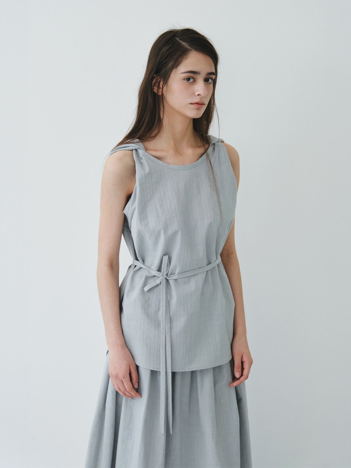 리플레인(REPLAIN) TWIST SHOULDER BLOUSE TOP_LIGHT BLUE