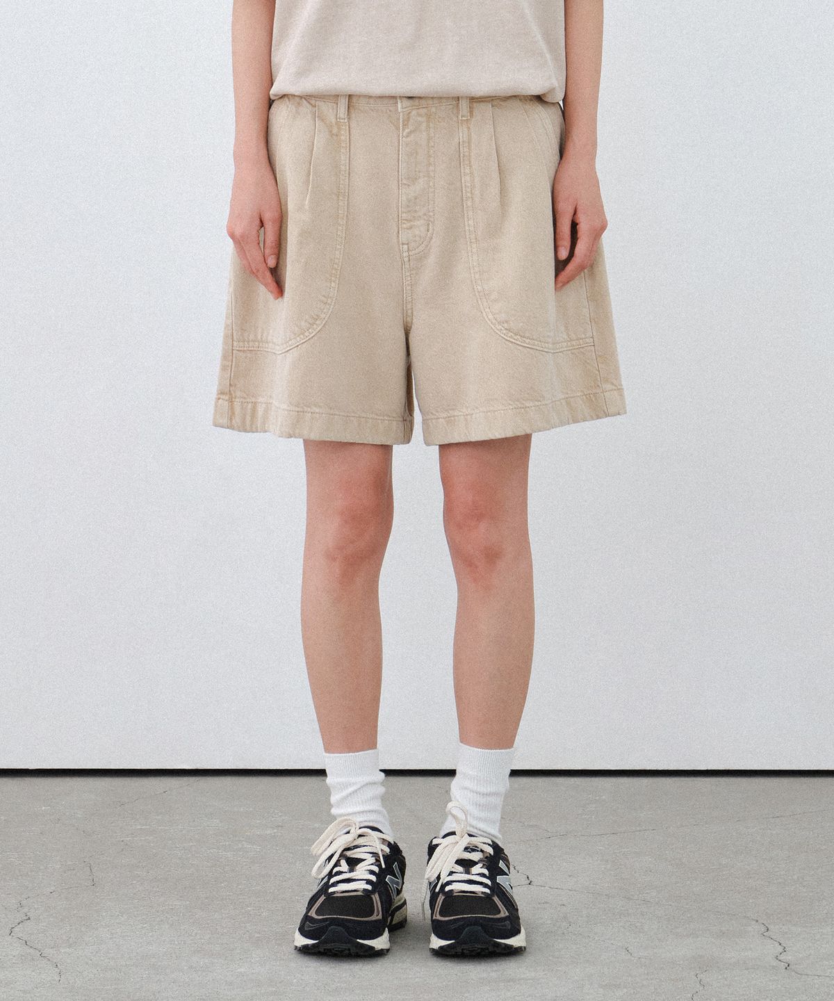 힐리먼트(HELEMENT) 여성 피그먼트 데님 숏팬츠 (BEIGE)