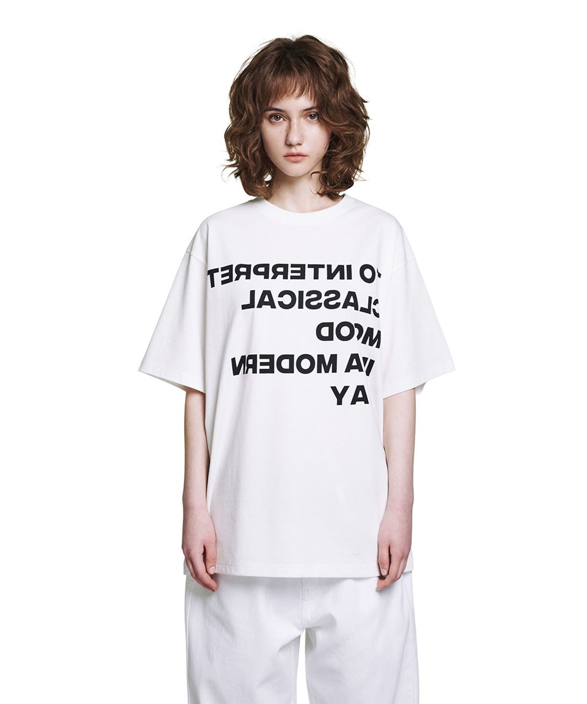 로타입(ROUGHTYPE) Reverse Lettering Oversized Short-sleeved - White
