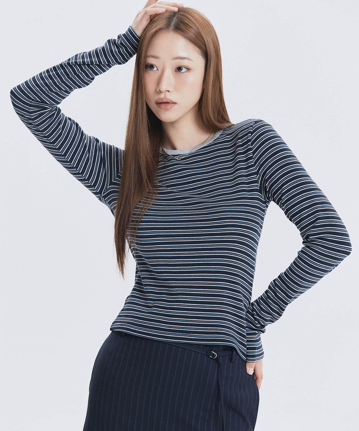 아이에이치알(IHR) 컬러 넥 스트라이프 롱슬리브 / 네이비