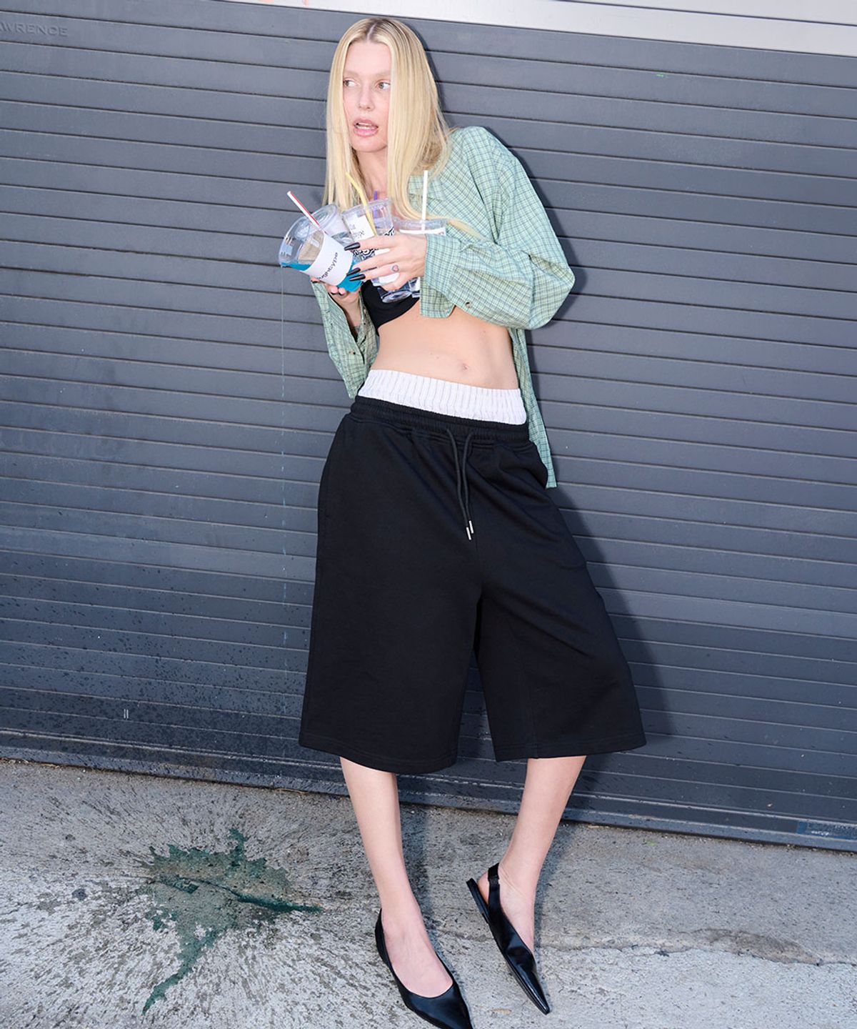 로타입(ROUGHTYPE) Stripe Double Layered Bermuda Sweatpants - Black
