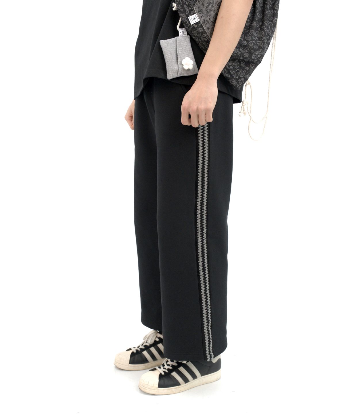 히피하우스(HIPPIE HAUS) Brushed Straight sweatpants w.Tape Black