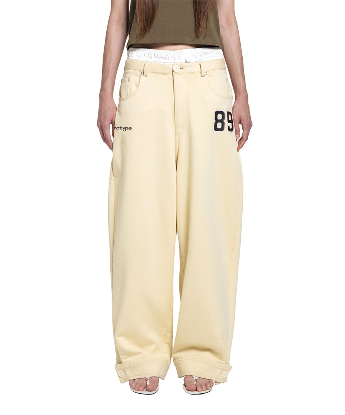 로타입(ROUGHTYPE) Balloon-fit Patch Sweatpants - Butter