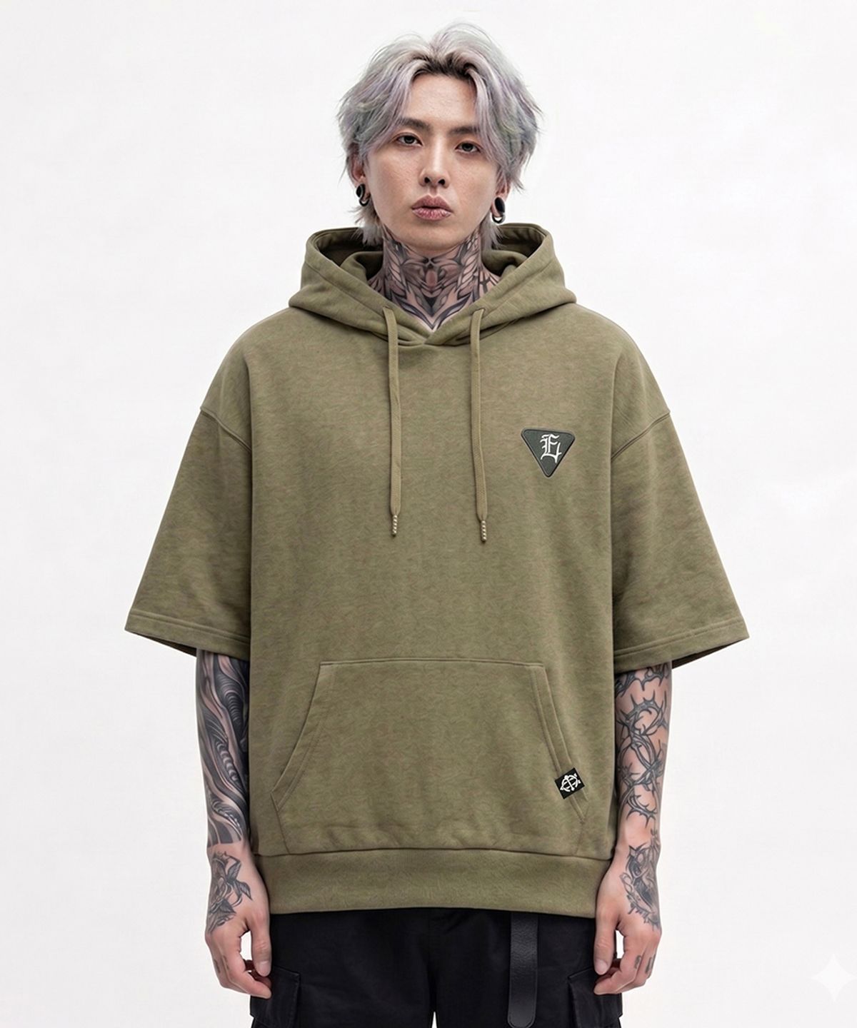 에잇볼륨(EIGHTVOLUME) EV E 패치 오버핏 반팔 후드 (카키)