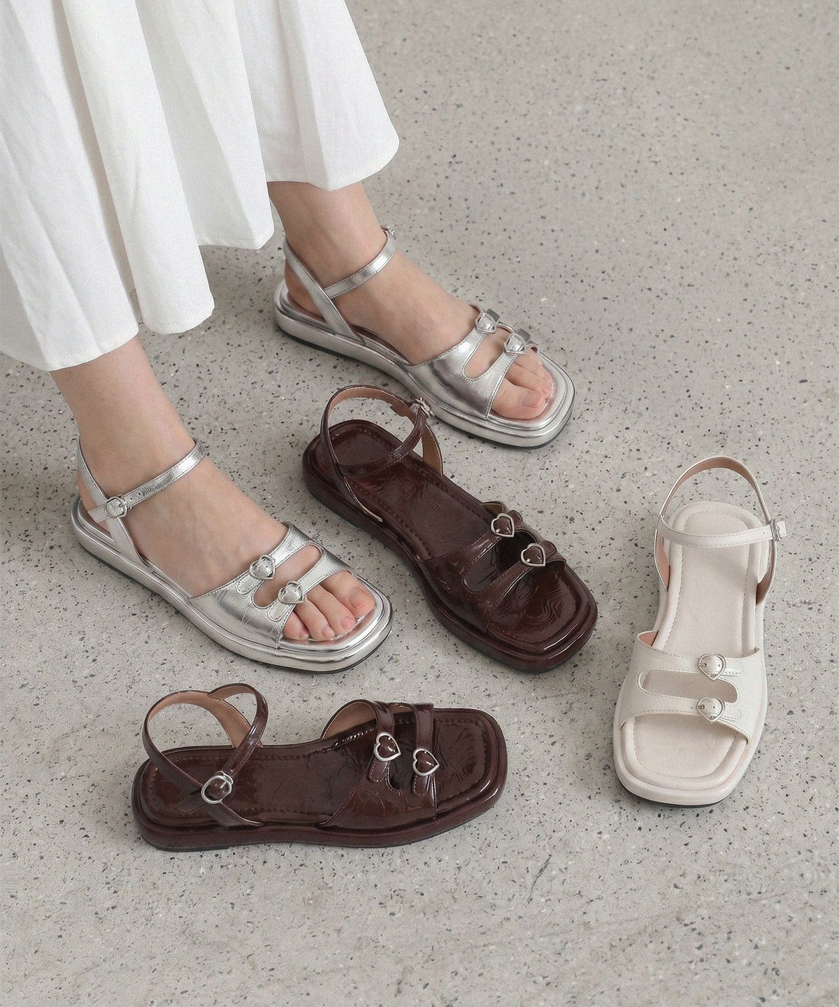 에이티티(ATT) Twin Heart Buckle Strap Sandals (att6008)