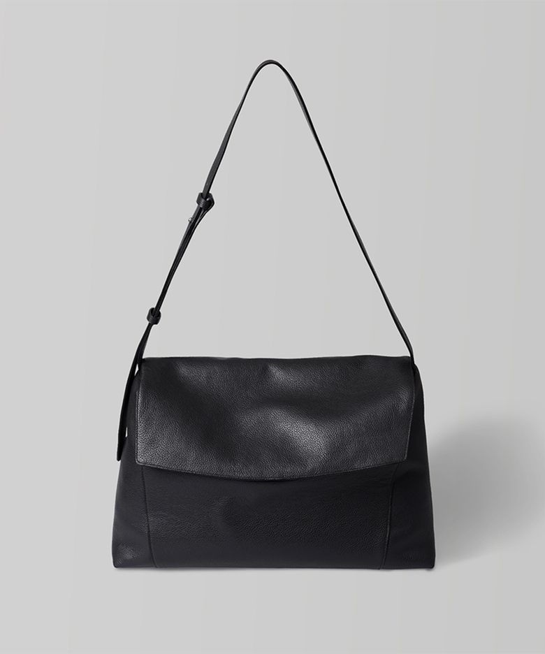 Wide Flap Shoulder Bag_Black