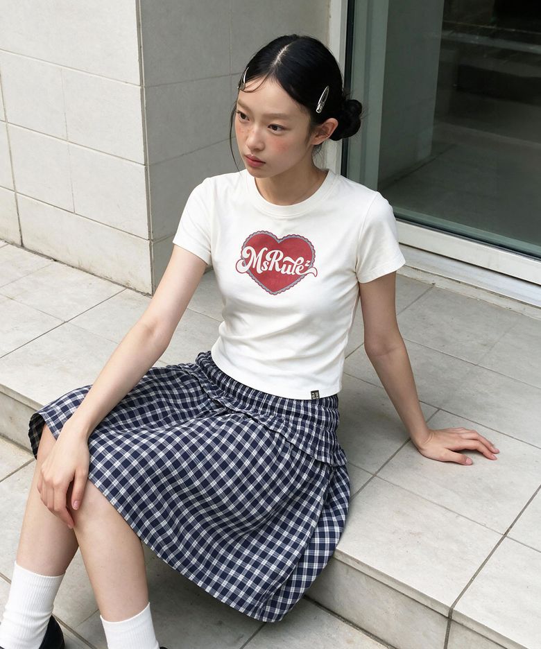 Vintage Heart Crop T-Shirt_2 Colors