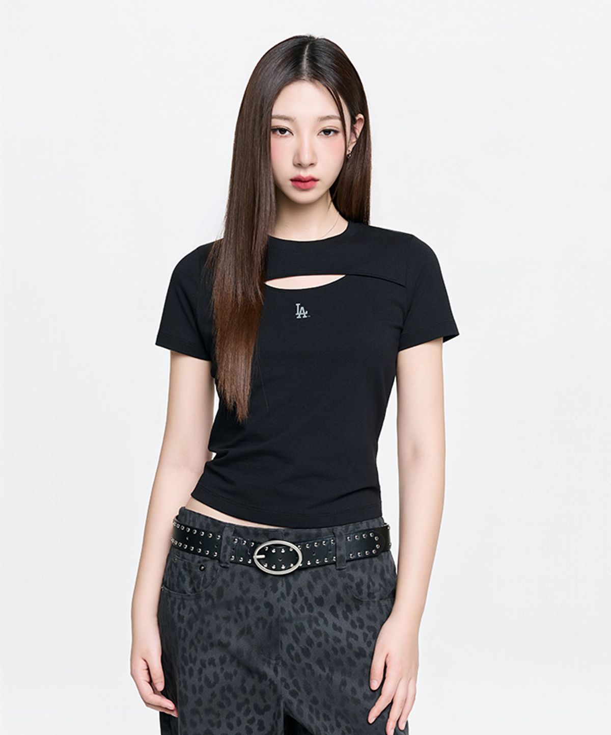 엠엘비(MLB) 여성 컷아웃 디테일 슬림 세미 크롭 반팔 티셔츠 LA (Black)