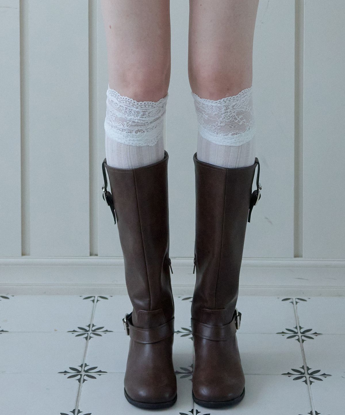 핑크파인애플(PINKPINEAPPLE) [2PCS 1SET] LACE BLOOM KNEE SOCKS_MIX